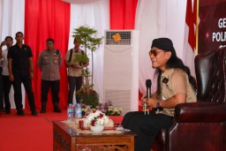 Tausiah di Polrestabes Surabaya, Gus Miftah : "Polisi Baik, Pilar Kebajikan Dalam Masyarakat"