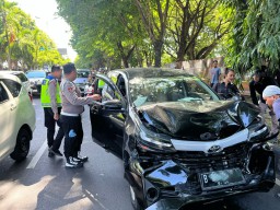 Tabrakan Mobil Terjadi di Jalan Bandara Ngurah Rai Kerugian Materiil Hingga 60 Juta