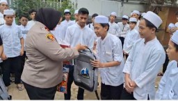 Kapolsek Jatinegara Bekerja Sama Dengan PT. Brantas Abipraya Santuni Anak Yatim