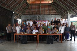 Kapolres Buleleng Gelar Jumat Curhat Bersama Warga Desa Bongancina Kecamatan Busungbiu