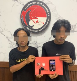 Dua Tersangka Diamankan Polisi Saat Hendak Ambil Paketan Shabu