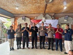 Polda Bali Gelar Program Minggu Kasih Bertempat di Bale Banjar Jenah Peguyangan Kangin