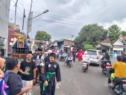 PAC PS Pagar Nusa Kecamatan Pakuniran Bagikan 1000 Takjil