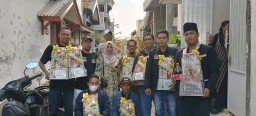 Direktur Utama Beritakompas.com Bagikan Parcel Kepada Semua Anggotanya