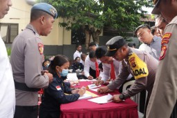 Kapolres Klungkung Perintahkan Tes Urine Mendadak, 140 Personel Ikut Tes