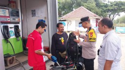 Polsek Kawasan Muara Baru Sambangi SPBU dan Berikan Imbauan