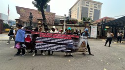 Tak Peduli Puasa, Pamekasan Progres Demo Mabes Polri Buntut Kasus Nenek Bahriyah