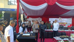 Forkopimda - Kapolda Jatim Pimpin Pemusnahan Barang Bukti Hasil Operasi Pekat Semeru Tahun 2024