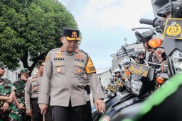 Jelang Idul Fitri 1445 H, Polrestabes Surabaya Laksanakan Apel Gelar Pasukan Operasi "Ketupat Semeru 2024"