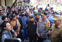 Kapolda Kalbar Bersama Forkopimda Lepas Mudik Gratis Khatulistiwa