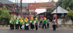 Semarakkan HBP ke-60, Petugas Lapas Porong Bagikan Takjil Kepada Masyarakat