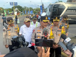 Kapolda Bali Pantau Arus Mudik di Pelabuhan Gilimanuk