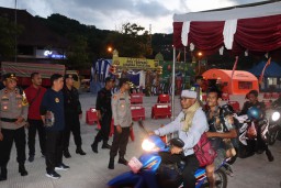 Kapolres Karangasem Pantau Arus Mudik Lebaran di Pelabuhan Padangbai