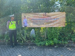Polres Bandara Ngurah Rai Sebarkan Himbauan Tertib Berlalu Lintas Jelang Hari Raya Idul Fitri 1445 H