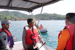 Kapolres Karangasem Pimpin Patroli Laut di Padangbay Untuk Jaga Kondusifitas Arus Mudik Lebaran