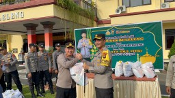 Apel Jam Pimpinan Polres Buleleng Dirangkaikan Pemberian Tali Asih Kepada Personil Yang Merayakan Idul Fitri 1445 H