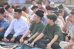 Kapolres Gelar Shalat Idul Fitri 1 Syawal 1445 H Bersama Keluarga Besar Polres Nganjuk