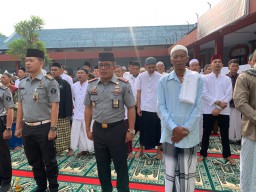Lapas Singaraja Serahkan Remisi Khusus Idul Fitri Kepada 57 Orang Warga Binaan