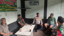 Wujud Sinergi TNI Polri, Bhabinkamtibmas dan Babinsa Kelurahan Bambu Sambang Warga