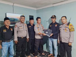 Pererat Silaturahmi Dengan FPKM , Jajaran Polsek Makassar Hadiri Halal Bihalal Idul Fitri 1445 H