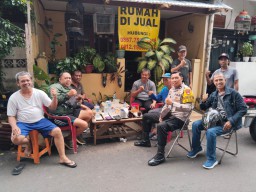 Sambang Dialogis dan Silaturahmi, Bhabinkamtibmas Ingatkan Warganya Saling Jaga Toleransi