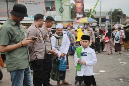 Kapolres Jember: Peran Petugas Pengamanan dan Masyarakat, Haul Akbar Habib Sholeh di Tanggul Aman dan Lancar