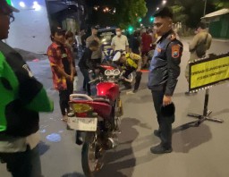 Tiga Pilar Polsek Simokerto Laksanakan Giat Patroli Malam Hari Antisipasi Tindak Pidana Kejahatan 
