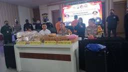 Polrestabes Surabaya Berhasil Ungkap Kasus Peredaran Gelap Narkotika Jaringan Sumatera Jawa, Dua Tersangka Diamankan 