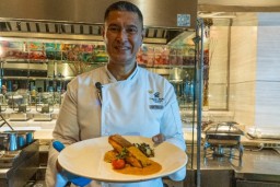 Hotel Ciputra World Surabaya Memperkenalkan Dale Laoh Sebagai Executive Chef Yang Baru