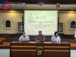 Efektivitas Penerapan UU ITE, Bidkum Polda Bali Gelar Sosialisasi di Polresta Denpasar