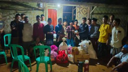 Warga Masyarakat Desa Cijaralang Yang Diketuai Kepala Desa, BPD, RT dan RW Galang Donasi Musibah Kebakaran