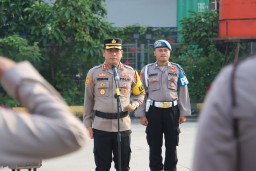 Kapolres Pelabuhan Tanjung Priok Pimpin Apel Pengamanan Hari Buruh Internasional 2024