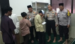 Polsek Cakung Peduli dan Berbagi Sesama Dengan Santunan Anak Yatim Serta Doa Bersama