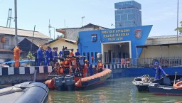 Hari ke Dua Pencarian, Tim SAR Gabungan Berhasil Temukan Orang Yang Jatuh di Laut