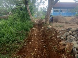 Pembangunan Pagar Sekolah di TK Negeri Nusa Indah, Kecamatan Cimanggu, Diduga Asal Jadi