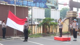 Wakapolres Metro Jakarta Timur Pimpin Upacara Harkitnas Ke - 116 Bangkit Menuju Indonesia Emas