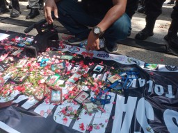 Jurnalis Sampang Bersatu Demo Damai Tolak Isi Draf RUU Penyiaran di Kantor DPRD Sampang