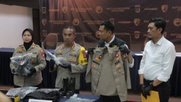 Polrestro Jaktim Bekuk Polisi Gadungan Yang Kerap Palak Pedagang
