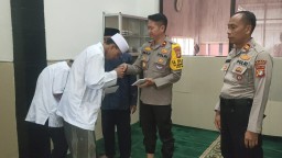 Kapolsek Cakung Peduli Yatim Dengan Santunan dan Doa Bersama