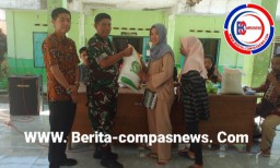 Pastikan Tepat Sasaran, Babinsa Blindungan Bersama Lurah Dampingi Penyaluran Beras CPP