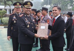 Puluhan Personel Polresta Bandara Soekarno-Hatta Dari Berbagai Satuan Mendapatkan Penghargaan 