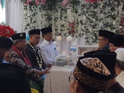 Acara Walimatun Nikah Sekaligus Resepsi Pernikahan Fatih dan Agus penuh Khidmat dan Penuh Haru