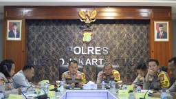 Polres Metro Jakarta Timur Bersama Mahasiswa, Toga dan Tomas Jakarta Timur ikuti Dialog Penguatan Internal Polri ke-4 th 2024 Secara virtual