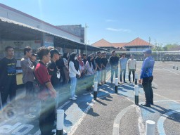 Kapolres Nganjuk Anjurkan Pemohon SIM Manfaatkan Program Unggulan Cermat Sim dan Pesiar