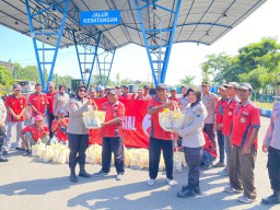 Bantuan Sosial Polwan Polres Nganjuk, Kiprah Polwan Dalam Peringati HUT Bhayangkara ke - 78 Tahun 2024