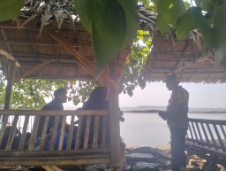 Aipda Nasrudin Bripka Samhudi Montoring Tempat Wisata Wilayah Polsek Panimbang Dalam Rangka Libur Panjang