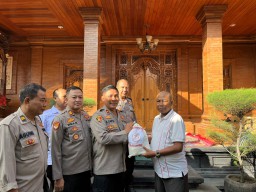 Polres Bandara Ngurah Rai Giat Anjangsana Rangkaian Hari Bhayangkara ke-78