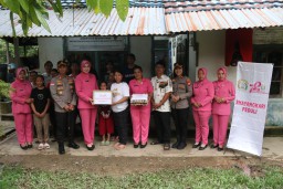 HUT Bhayangkara ke-78, Kapolres Bengkayang Berikan Bantuan Sosial ke Panti Asuhan