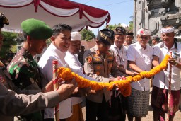 Kapolres Karangasem Resmikan Fasilitas Air Bersih di Desa Datah Peringati Hari Bhayangkara ke-78