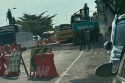 Ketum AMI ; Meminta PLN Gresik Untuk Melaporkan Kontraktor Pembangunan Jembatan Duduk Sampeyan Gresik Terkait Dugaan Pencurian Listrik Milik PLN Gresik